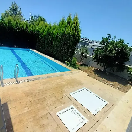 Villa Mustakil Bahce Ve Havuzlu Serik