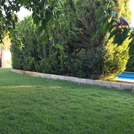 Mustakil Bahce Ve Havuzlu * Serik