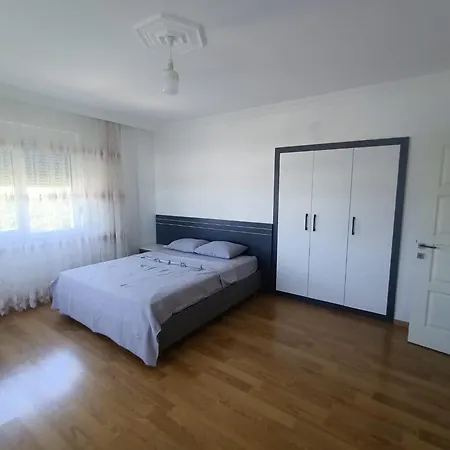 Villa Mustakil Bahce Ve Havuzlu